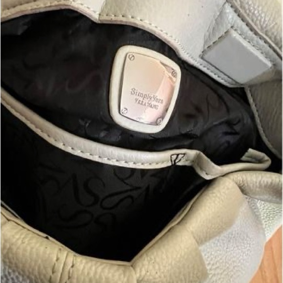 Vera Wang Purse - Picture 3 of 7